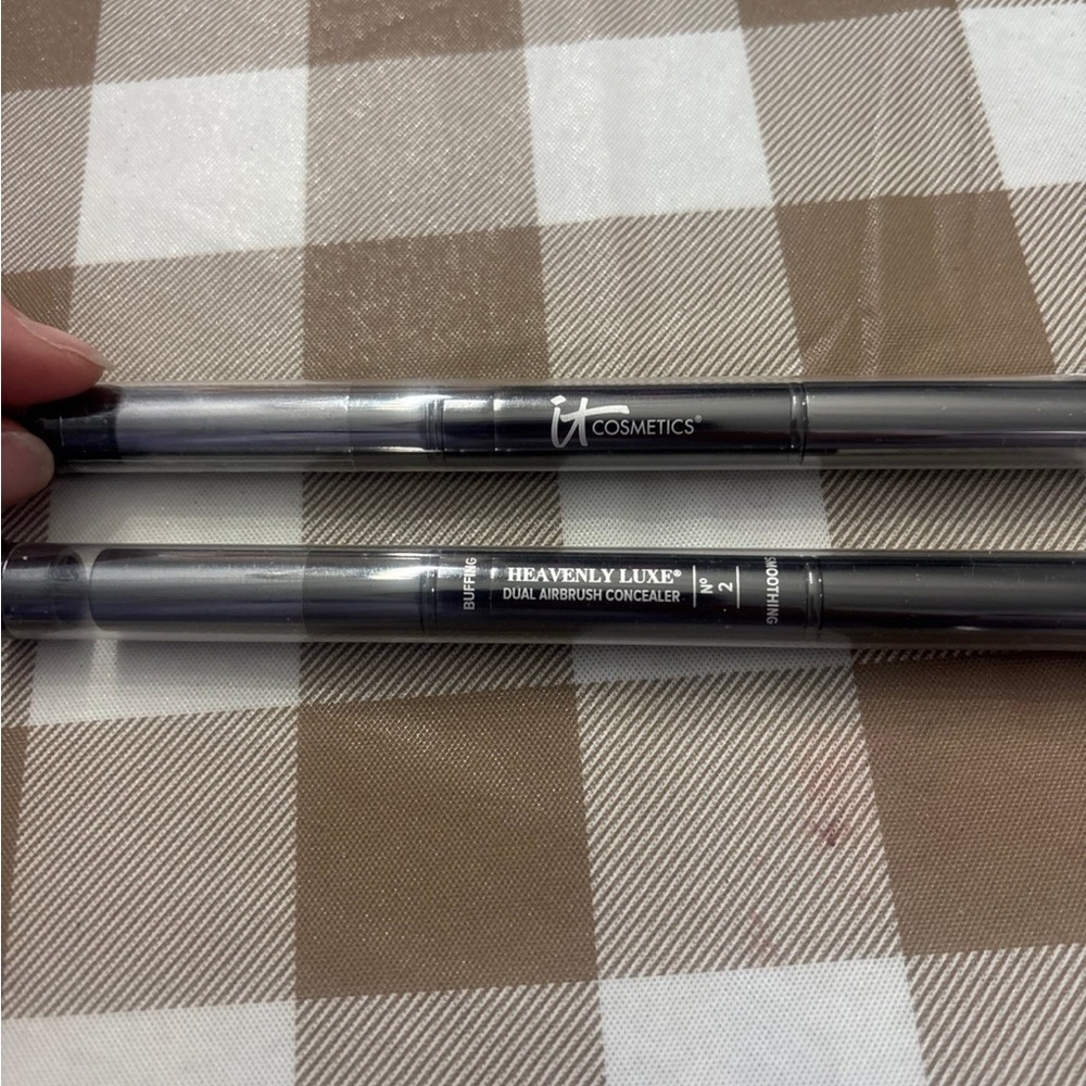 NAME YOUR PRICE 💥 IT cosmetics dual airbrush concealers - Picture 1 of 2